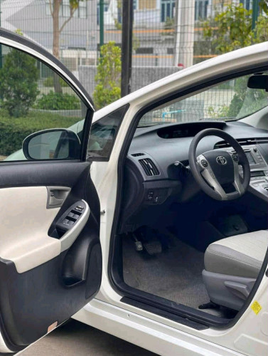 Prius 2014 Full Option 23200$