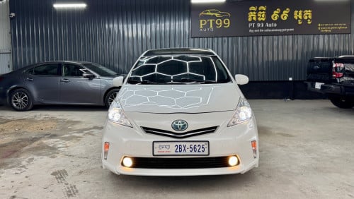 PRIUS V 2012 FULL ADVANCE ពណ៍សក្នុងខ្មៅ