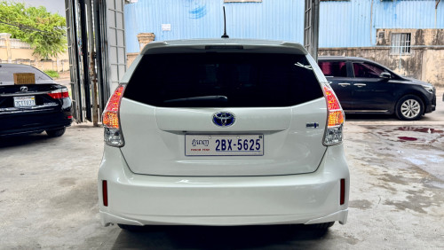 PRIUS V 2012 FULL ADVANCE ពណ៍សក្នុងខ្មៅ
