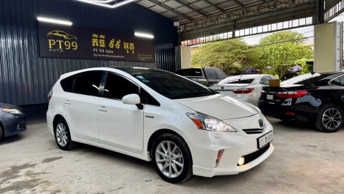 PRIUS V 2012 FULL ADVANCE ពណ៍សក្នុងខ្មៅ