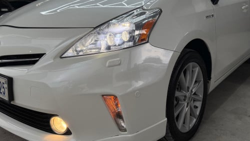 PRIUS V 2012 FULL ADVANCE ពណ៍សក្នុងខ្មៅ