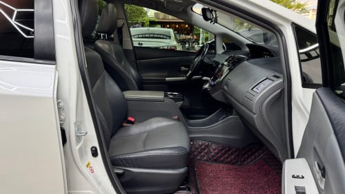 PRIUS V 2012 FULL ADVANCE ពណ៍សក្នុងខ្មៅ