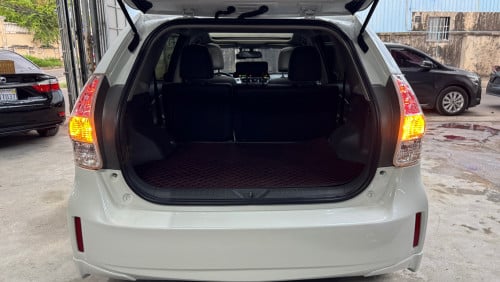 PRIUS V 2012 FULL ADVANCE ពណ៍សក្នុងខ្មៅ