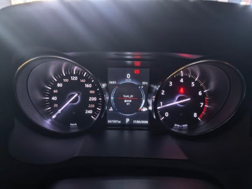 ប្រញាប់លក់Range Rover Evoque 2017សុីនអត់ទ្បេីងសេរីទ្បានសាំងខ្លាញ់គោក្រុមហ៊ុន