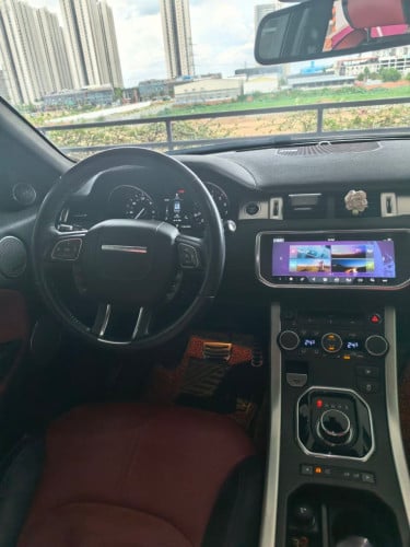 ប្រញាប់លក់Range Rover Evoque 2017សុីនអត់ទ្បេីងសេរីទ្បានសាំងខ្លាញ់គោក្រុមហ៊ុន