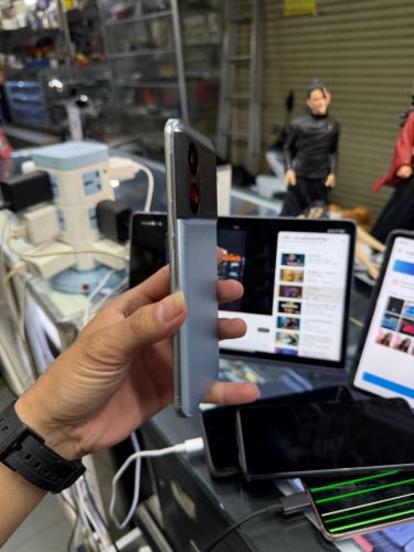 Realme GT5 256G Ram12G Sim2 Global SD8gen2 សានុំស្រុីន