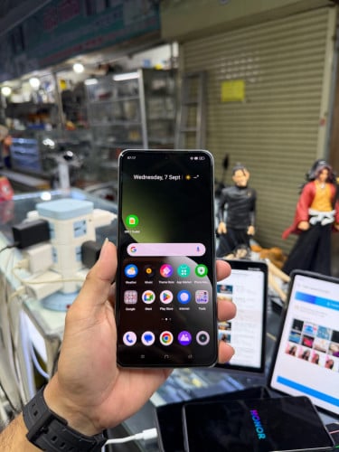 Realme GT5 256G Ram12G Sim2 Global SD8gen2 សានុំស្រុីន