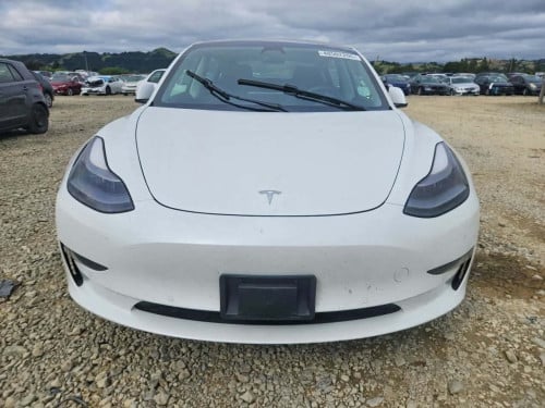 Sell Tesla model 3 2021 long range dual motor សាង​19500$