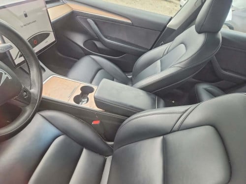 Sell Tesla model 3 2021 long range dual motor សាង​19500$