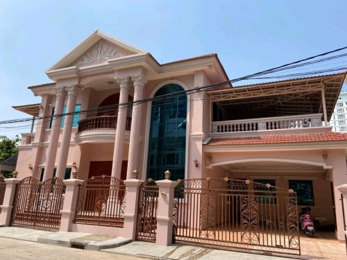 Single Villa at Borey ChamKar Mon for rent