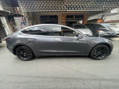 Tesla Model 3 2018 Long Range Dual Motor ម្ចាស់ដើមទីមួយ 7មុឺនម៉ាយសុីន