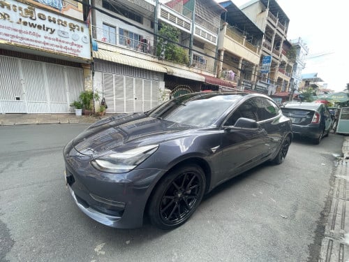 Tesla Model 3 2018 Long Range Dual Motor ម្ចាស់ដើមទីមួយ 7មុឺនម៉ាយសុីន