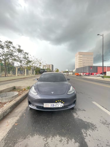 Tesla Model 3 2018 Long Range Dual Motor ម្ចាស់ដើមទីមួយ 7មុឺនម៉ាយសុីន