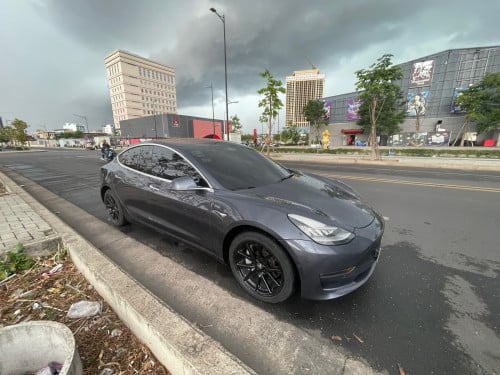 Tesla Model 3 2018 Long Range Dual Motor ម្ចាស់ដើមទីមួយ 7មុឺនម៉ាយសុីន