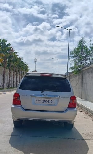 TOYOTA HIGHLANDER