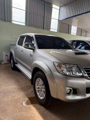 Toyota HILUX VIGO 2014 សុីនមួយជុំ