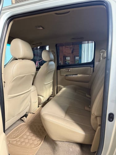 Toyota HILUX VIGO 2014 សុីនមួយជុំ
