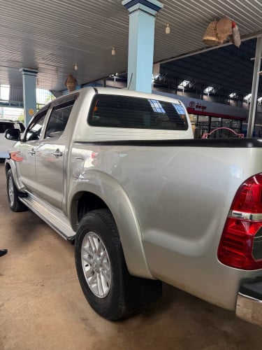 Toyota HILUX VIGO 2014 សុីនមួយជុំ