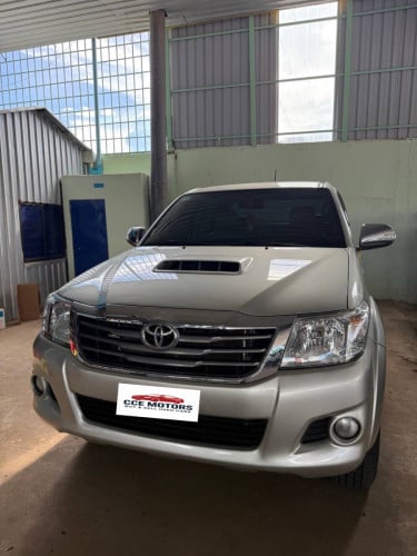 Toyota HILUX VIGO 2014 សុីនមួយជុំ