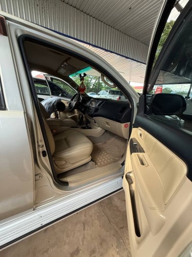 Toyota HILUX VIGO 2014 សុីនមួយជុំ