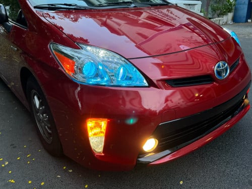 TOYOTA PIRUS 2012 ក្នុងលឿង