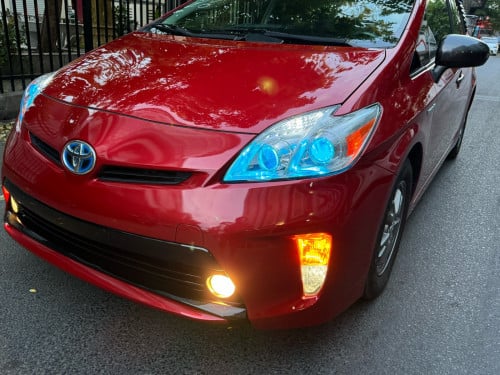 TOYOTA PIRUS 2012 ក្នុងលឿង