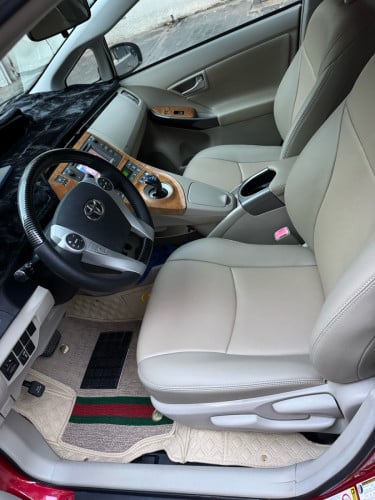 TOYOTA PIRUS 2012 ក្នុងលឿង