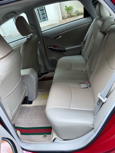 TOYOTA PIRUS 2012 ក្នុងលឿង