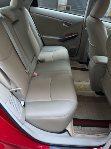 TOYOTA PIRUS 2012 ក្នុងលឿង