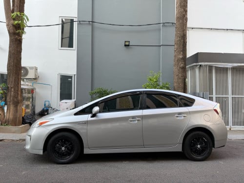 Toyota Prius 013 Option 3 ខាងក្នុងលឿង