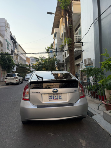 Toyota Prius 013 Option 3 ខាងក្នុងលឿង
