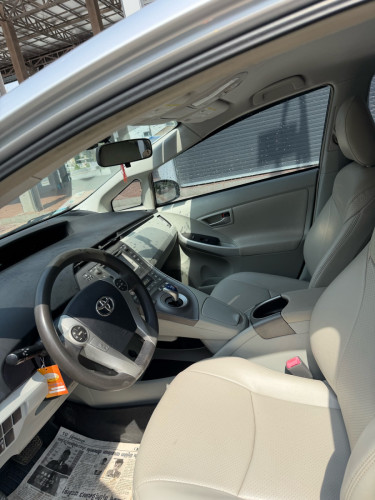 Toyota Prius 013 Option 3 ខាងក្នុងលឿង