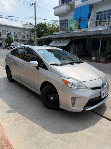 Toyota Prius 013 Option 3 ខាងក្នុងលឿង