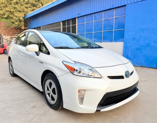 Toyota Prius 2013 Option 3 សូឡា ឃ្មុំ​ហ្ស៊ីន ទឹកថ្នាំហ្ស៊ីន​ 97%