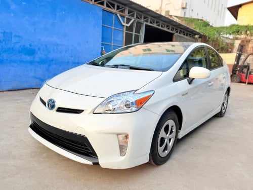 Toyota Prius 2013 Option 3 សូឡា ឃ្មុំ​ហ្ស៊ីន ទឹកថ្នាំហ្ស៊ីន​ 97%