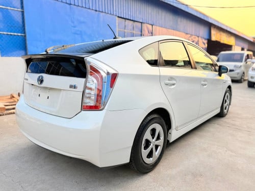 Toyota Prius 2013 Option 3 សូឡា ឃ្មុំ​ហ្ស៊ីន ទឹកថ្នាំហ្ស៊ីន​ 97%
