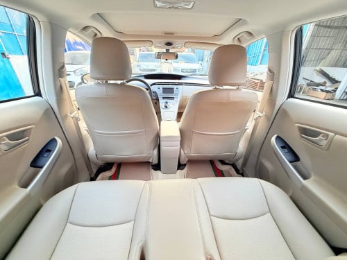 Toyota Prius 2013 Option 3 សូឡា ឃ្មុំ​ហ្ស៊ីន ទឹកថ្នាំហ្ស៊ីន​ 97%