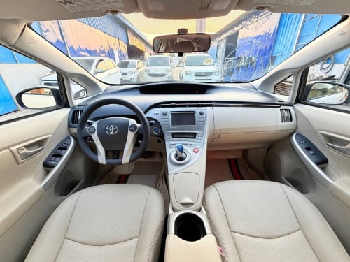 Toyota Prius 2013 Option 3 សូឡា ឃ្មុំ​ហ្ស៊ីន ទឹកថ្នាំហ្ស៊ីន​ 97%