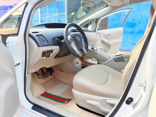 Toyota Prius 2013 Option 3 សូឡា ឃ្មុំ​ហ្ស៊ីន ទឹកថ្នាំហ្ស៊ីន​ 97%