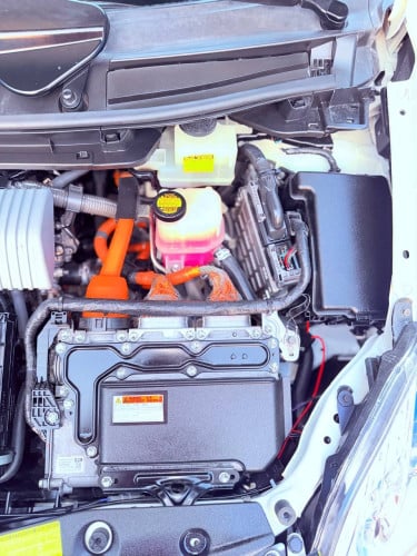 Toyota Prius 2013 Option 3 សូឡា ឃ្មុំ​ហ្ស៊ីន ទឹកថ្នាំហ្ស៊ីន​ 97%