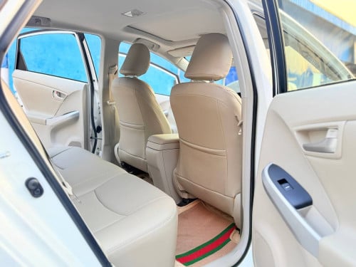 Toyota Prius 2013 Option 3 សូឡា ឃ្មុំ​ហ្ស៊ីន ទឹកថ្នាំហ្ស៊ីន​ 97%