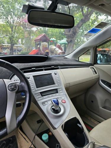 Toyota Prius 2014 Option 4 Solar ស្លាយកុងទ័រ ត្រចៀកក្តោប Auto ឡានជិះផ្ទាល់ខ្លូន មិនដែរបុក ជិះថែ។
