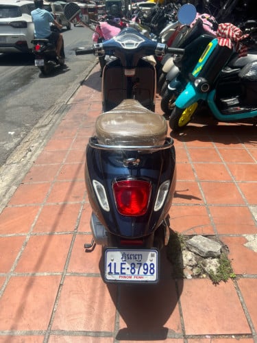 VESPA PRIMAVERA សេរី2018