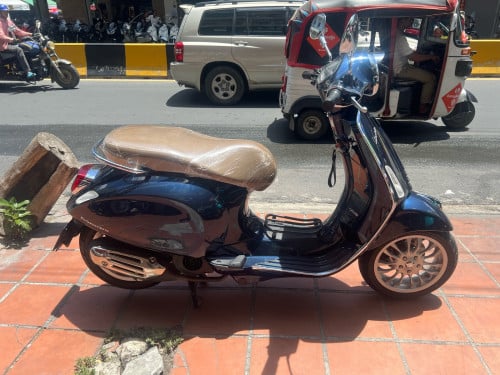 VESPA PRIMAVERA សេរី2018