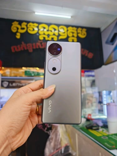 Vivo V40 5G   ram12G+12G/256G sim2 ស្អាត99%ធានាហ្សីនសុំនុំ