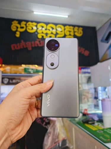 Vivo V40 5G   ram12G+12G/256G sim2 ស្អាត99%ធានាហ្សីនសុំនុំ