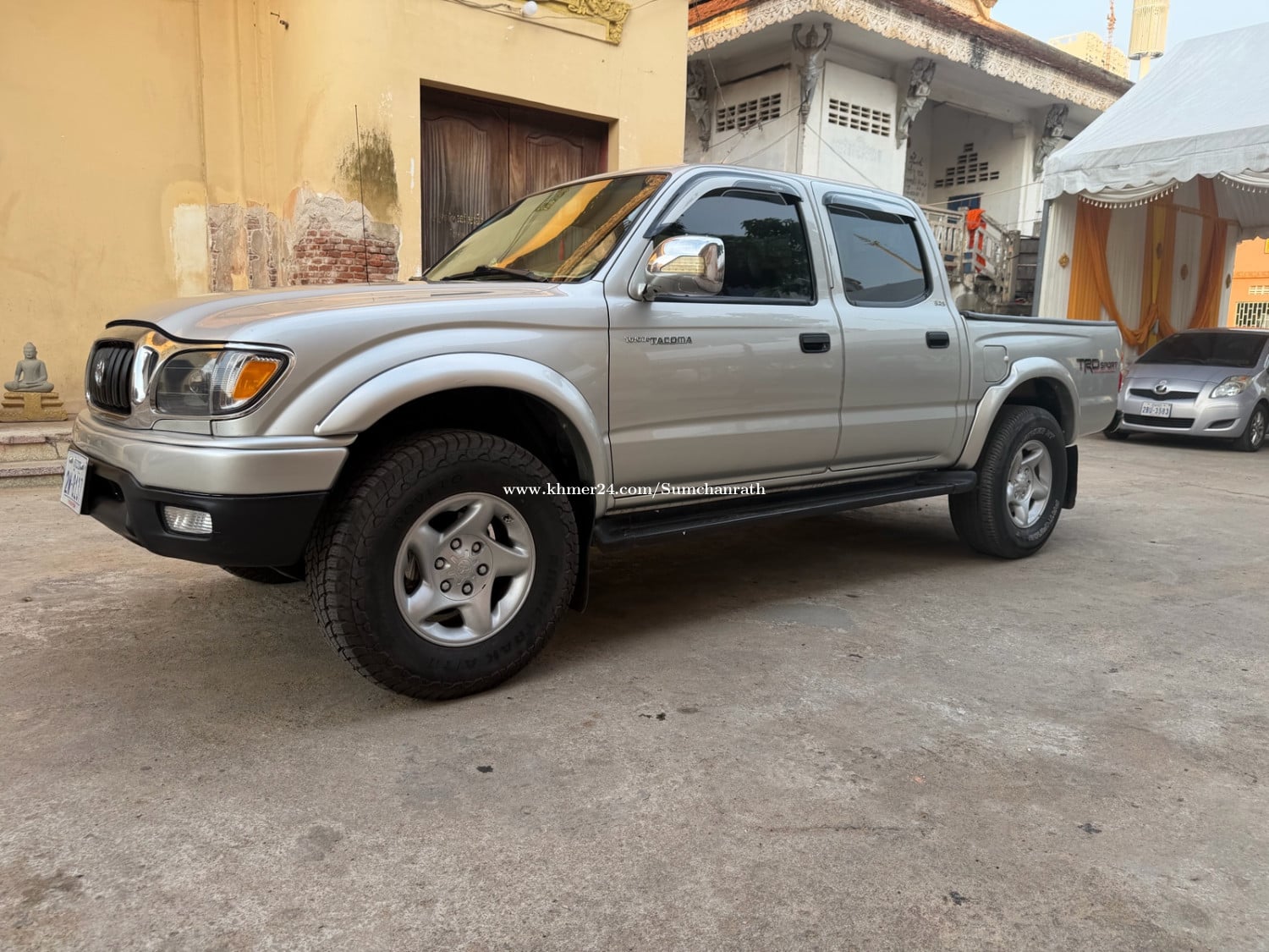 Toyota Tacoma 03 V 6 ប៉ុងមួយ ប្រើកង់ភ្លើងឡានស្អាត