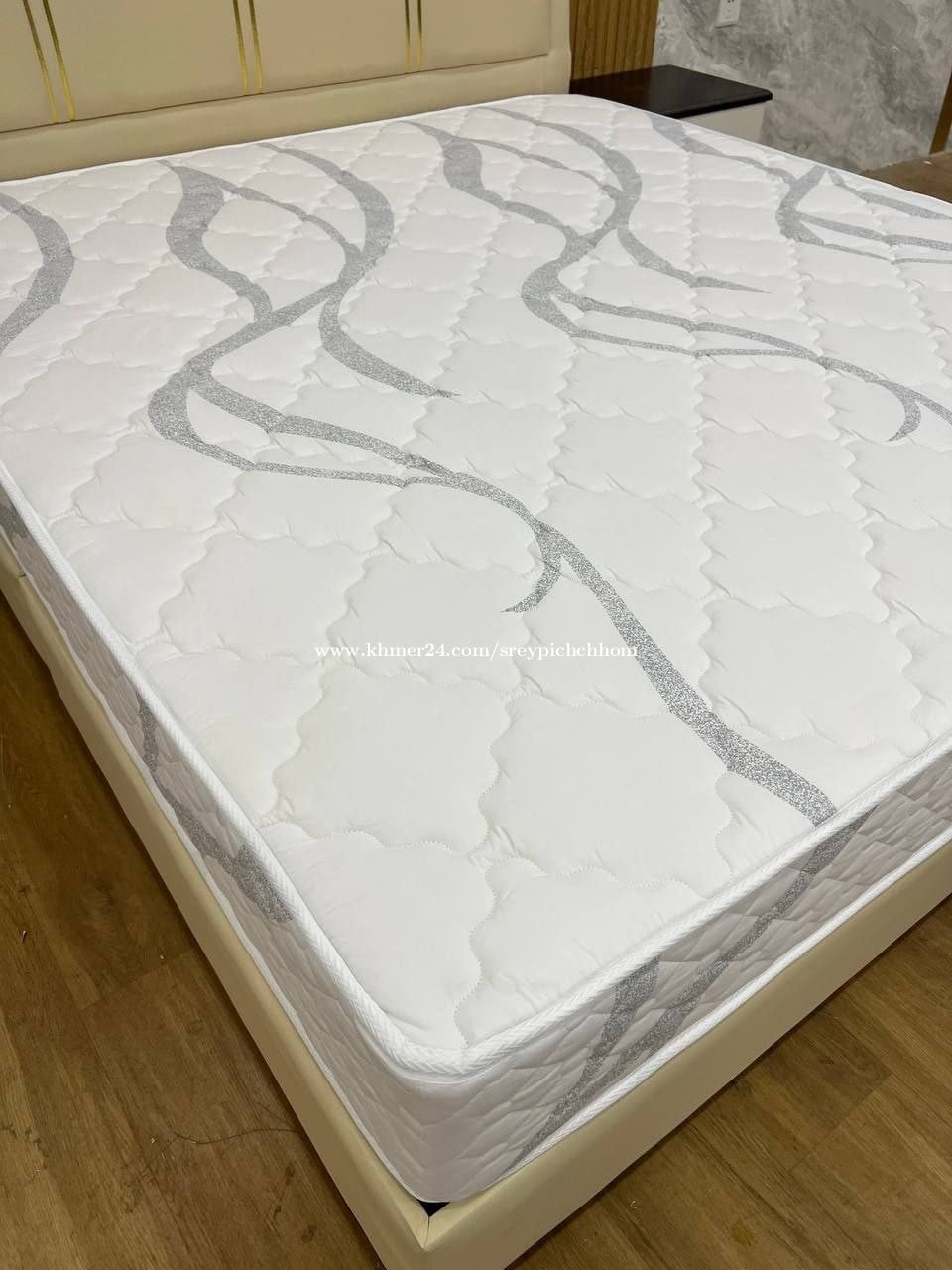 Bed 100%