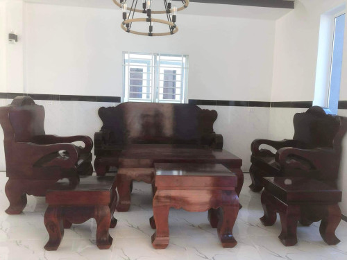 ផ្ទះកែង​ ម្ចាស់ដេីម​ មានប្លង់រឹង​ បូកគ្រឿងសង្ហារិម