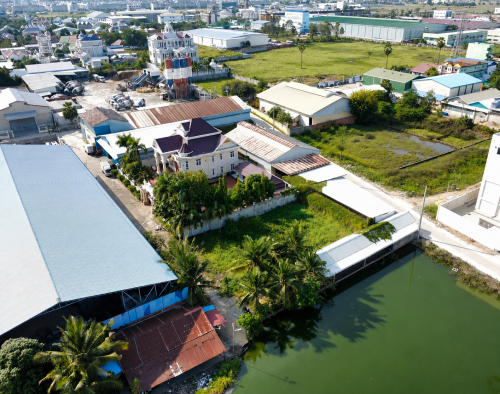ដីខ្នាតវិឡា ត្រូវការលក់បន្ទាន់ ទីតាំងក្រោយកន្លែងឆៀកឡានផ្លូវម៉ុងឬទ្ធី